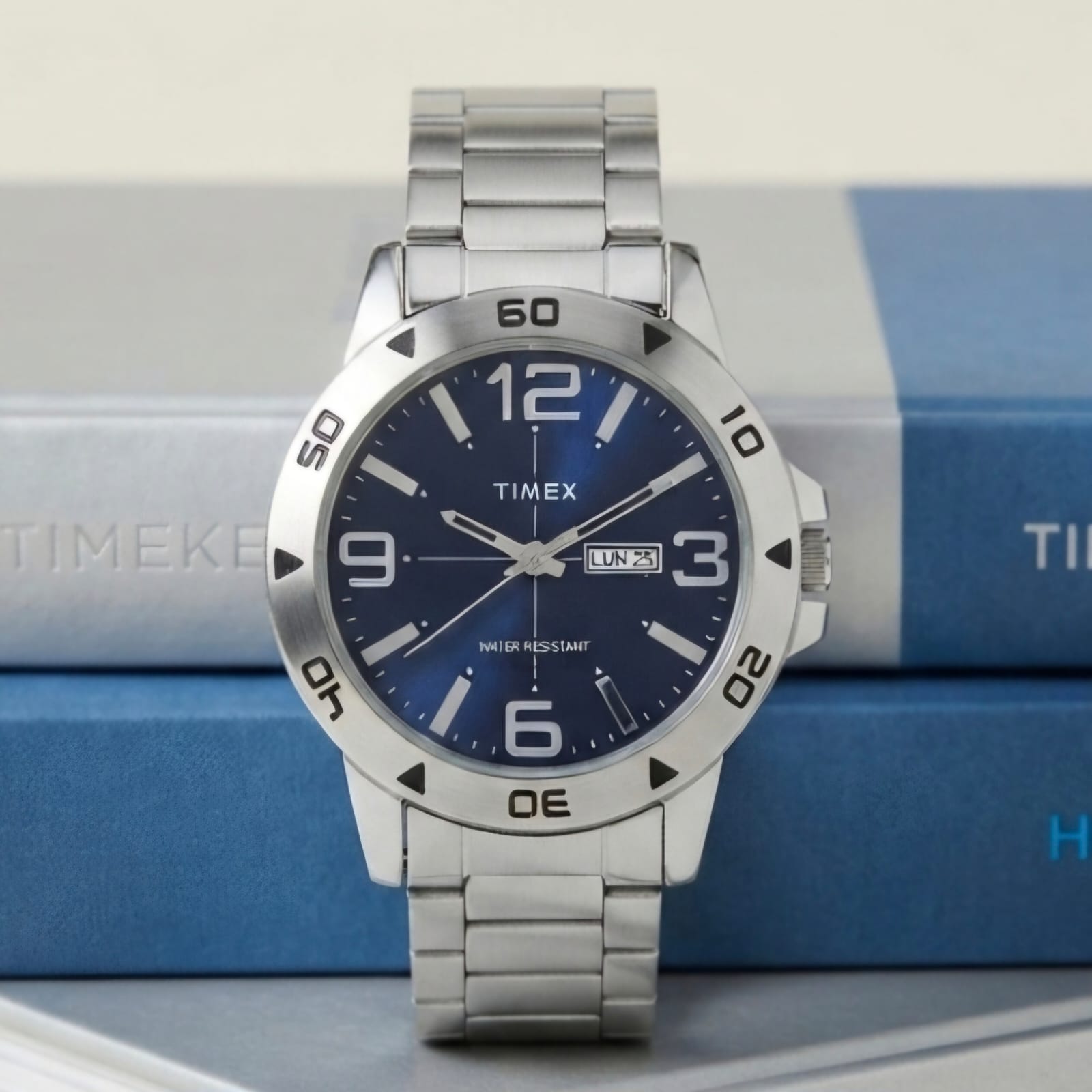 Timex TW2Y97200 Rantai Silver Dasar Nevi Cowok